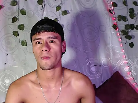 connor michael01 online show from November 13, 2025, 8:35 pm