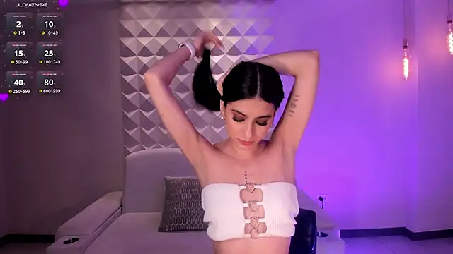 BellaConnorX online show from April 10, 2026, 2:51 am