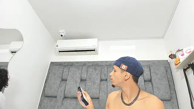 Snapshot of DamianandEva chatting on December 1, 2025, 1:01 pm DamianandEva online show from December 1, 2025, 1:01 pm