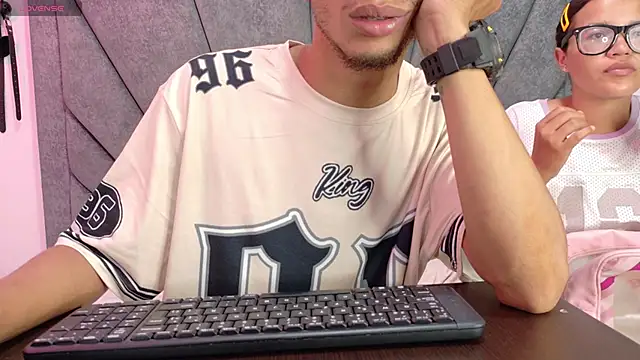 DamianandEva online show from March 29, 2026, 12:40 pm