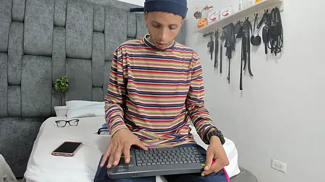 Snapshot of DamianandEva chatting on November 13, 2025, 12:53 pm DamianandEva online show from November 13, 2025, 12:53 pm