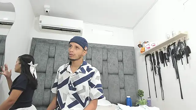 Snapshot of DamianandEva chatting on November 25, 2025, 12:16 pm DamianandEva online show from November 25, 2025, 12:16 pm