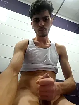 Snapshot of ZAminn6789 chatting on December 17, 2025, 2:27 am ZAminn6789 online show from December 17, 2025, 2:27 am