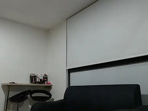 Snapshot of CamilaaOficial chatting on December 14, 2025, 3:35 am CamilaaOficial online show from December 14, 2025, 3:35 am