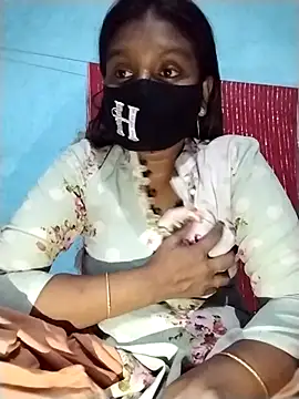 Snapshot of NAZMEN1122 chatting on October 31, 2025, 1:19 pm NAZMEN1122 online show from October 31, 2025, 1:19 pm