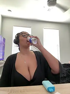 minha baby online show from January 6, 2026, 9:08 pm