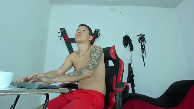 Steven19 LatinBoy online show from January 17, 2026, 12:09 pm