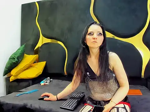 Snapshot of Morticia_Black chatting on December 16, 2025, 9:19 pm Morticia Black online show from December 16, 2025, 9:19 pm