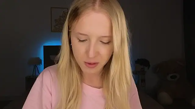 Snapshot of adele_armass chatting on March 19, 2026, 9:04 pm adele armass online show from March 19, 2026, 9:04 pm