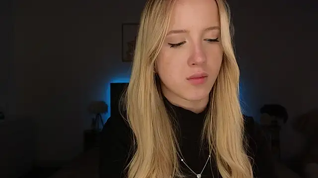 Snapshot of adele_armass chatting on March 31, 2026, 8:55 pm adele armass online show from March 31, 2026, 8:55 pm