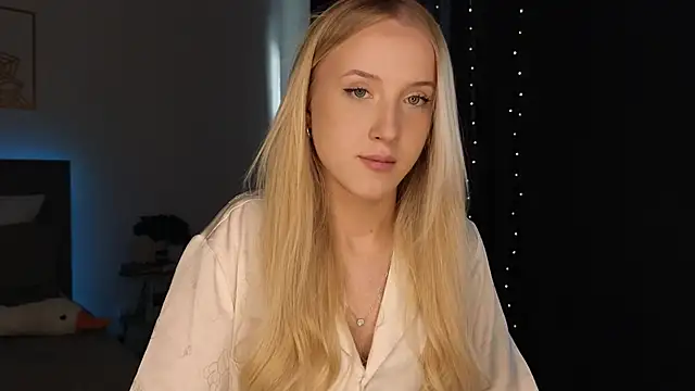 Snapshot of adele_armass chatting on April 12, 2026, 3:15 pm adele armass online show from April 12, 2026, 3:15 pm