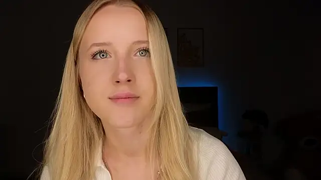 Snapshot of adele_armass chatting on March 26, 2026, 9:13 pm adele armass online show from March 26, 2026, 9:13 pm