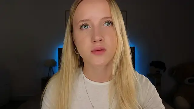 Snapshot of adele_armass chatting on March 22, 2026, 8:10 pm adele armass online show from March 22, 2026, 8:10 pm