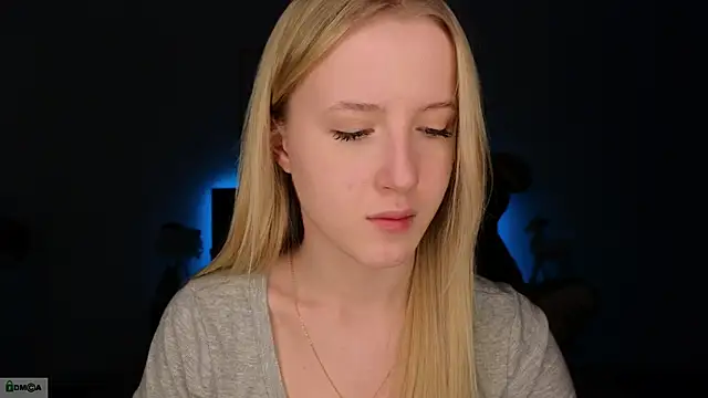 Snapshot of adele_armass chatting on January 18, 2026, 9:40 pm adele armass online show from January 18, 2026, 9:40 pm