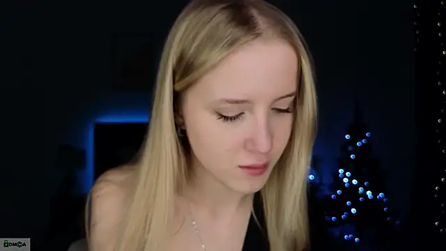 Snapshot of adele_armass chatting on January 13, 2026, 9:19 pm adele armass online show from January 13, 2026, 9:19 pm