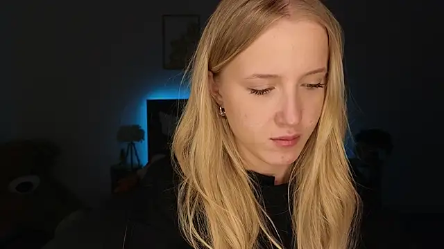 Snapshot of adele_armass chatting on April 9, 2026, 9:21 pm adele armass online show from April 9, 2026, 9:21 pm