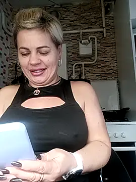 Snapshot of MilkySky chatting on December 16, 2025, 11:58 am MilkySky online show from December 16, 2025, 11:58 am