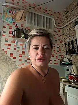 Snapshot of MilkySky chatting on November 10, 2025, 7:19 pm MilkySky online show from November 10, 2025, 7:19 pm