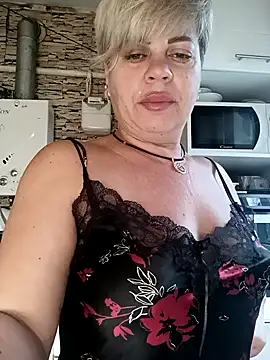 Snapshot of MilkySky chatting on November 12, 2025, 5:55 am MilkySky online show from November 12, 2025, 5:55 am