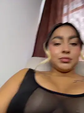 Elina Hills online show from July 1, 2026, 1:33 pm