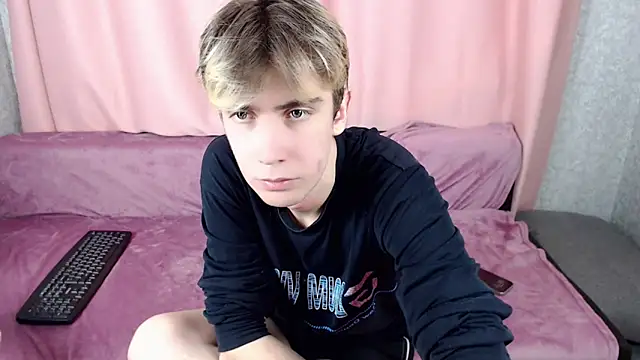 Snapshot of Harvey_foster chatting on November 15, 2025, 12:20 pm Harvey foster online show from November 15, 2025, 12:20 pm