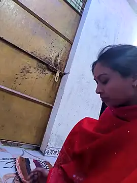 Cute Arushi online show from December 3, 2025, 3:44 pm