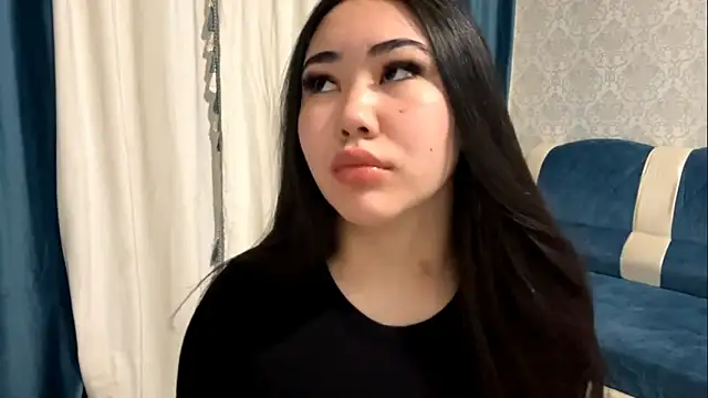 APRYLSUN online show from November 10, 2025, 1:49 pm