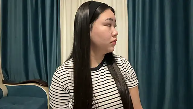 APRYLSUN online show from December 15, 2025, 11:05 am