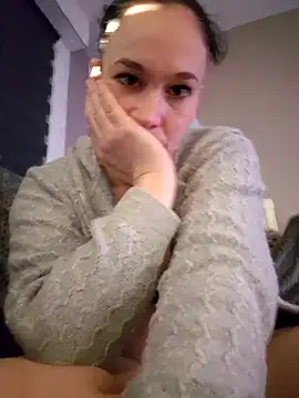 Girlysensuelle online show from December 5, 2025, 8:35 am