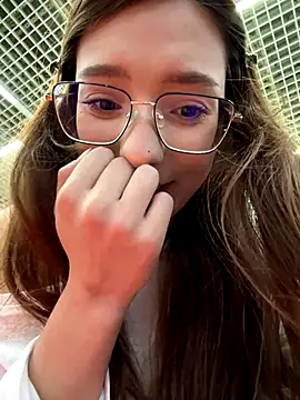 Snapshot of LilluKatten chatting on December 1, 2025, 7:42 am LilluKatten online show from December 1, 2025, 7:42 am