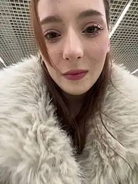 Snapshot of LilluKatten chatting on December 20, 2025, 9:45 am LilluKatten online show from December 20, 2025, 9:45 am