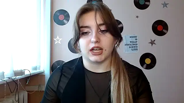 Dance  Queen online show from November 4, 2025, 10:41 am