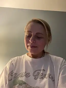 ToriLove777 online show from November 14, 2025, 7:12 am