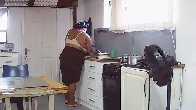 Snapshot of MassiveBoobsxxxx chatting on January 11, 2026, 4:14 pm MassiveBoobsxxxx online show from January 11, 2026, 4:14 pm