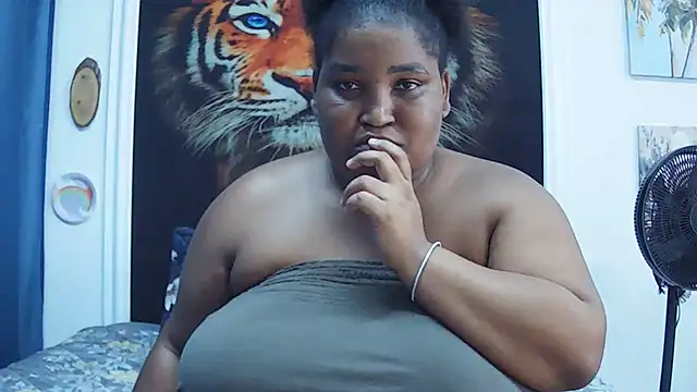 Snapshot of MassiveBoobsxxxx chatting on February 22, 2026, 10:28 am MassiveBoobsxxxx online show from February 22, 2026, 10:28 am