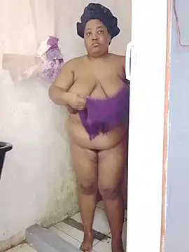 Snapshot of MassiveBoobsxxxx chatting on January 6, 2026, 8:07 am MassiveBoobsxxxx online show from January 6, 2026, 8:07 am