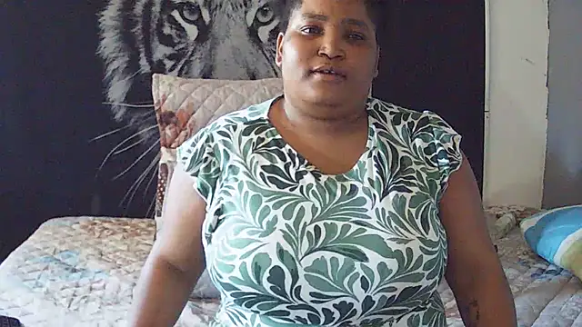 Snapshot of MassiveBoobsxxxx chatting on February 7, 2026, 11:51 am MassiveBoobsxxxx online show from February 7, 2026, 11:51 am