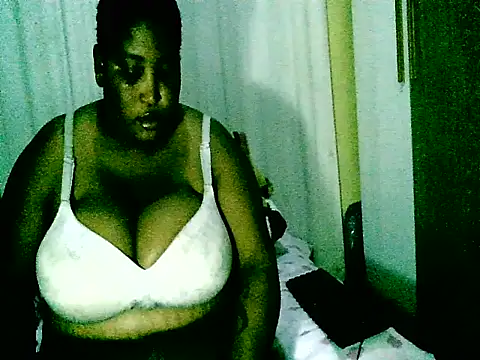 MassiveBoobsxxxx online show from October 31, 2025, 11:00 pm
