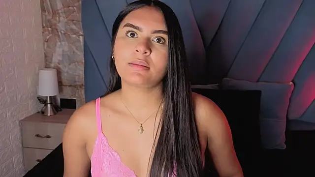 amarahanks1 online show from November 11, 2025, 11:38 am