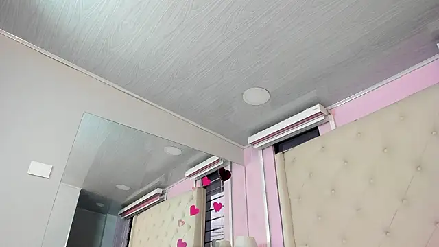 scarlett leblanc  online show from March 19, 2026, 11:54 am