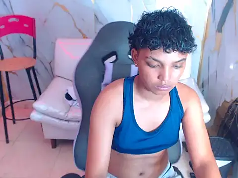 Snapshot of stormi_rouse18 chatting on November 3, 2025, 2:20 pm stormi rouse18 online show from November 3, 2025, 2:20 pm