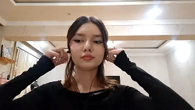 Snapshot of HenryMetter chatting on October 31, 2025, 10:34 am HenryMetter online show from October 31, 2025, 10:34 am