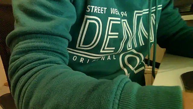 Snapshot of geile-man-34 chatting on November 15, 2025, 8:13 pm geile-man-34 online show from November 15, 2025, 8:13 pm