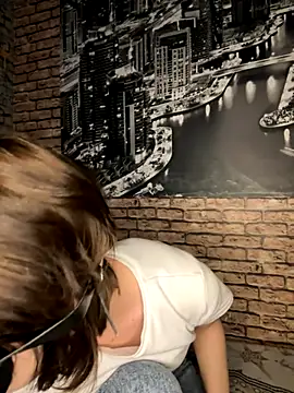 bunnyria1 online show from November 4, 2025, 3:27 pm