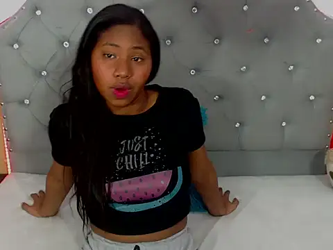 valentinavega18x online show from November 11, 2025, 4:40 am