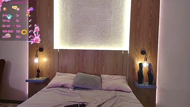 Snapshot of Nicolle_moors chatting on December 3, 2025, 3:44 pm Nicolle moors online show from December 3, 2025, 3:44 pm