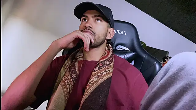 Snapshot of 3v1l chatting on December 16, 2025, 7:51 pm 3v1l online show from December 16, 2025, 7:51 pm