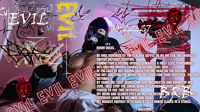 Snapshot of 3v1l chatting on November 14, 2025, 2:10 pm 3v1l online show from November 14, 2025, 2:10 pm