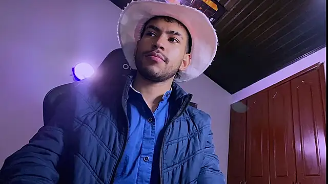 Snapshot of 3v1l chatting on January 10, 2026, 11:22 pm 3v1l online show from January 10, 2026, 11:22 pm