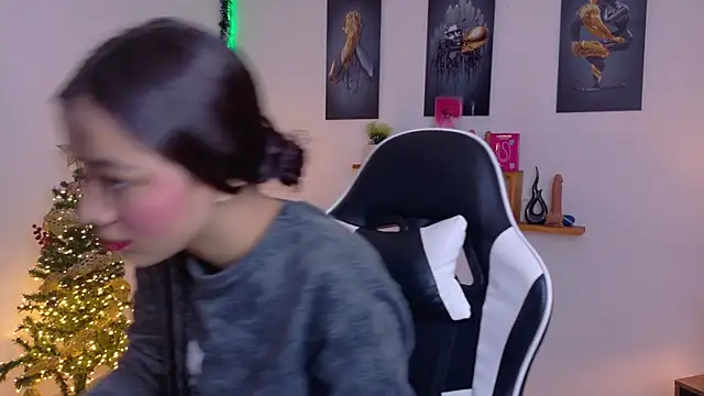 valeria aragon1107 online show from December 17, 2025, 7:41 pm